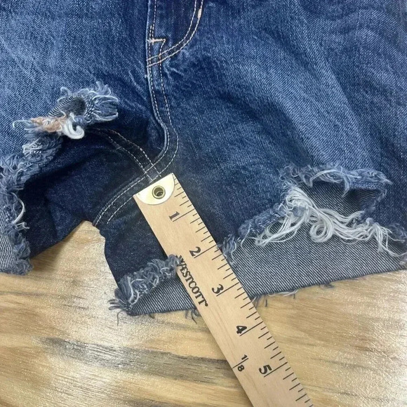 American Eagle TOMGIRL Denim Short Women’s Size 4 Raw Hem Distressed - Picture 13 of 13